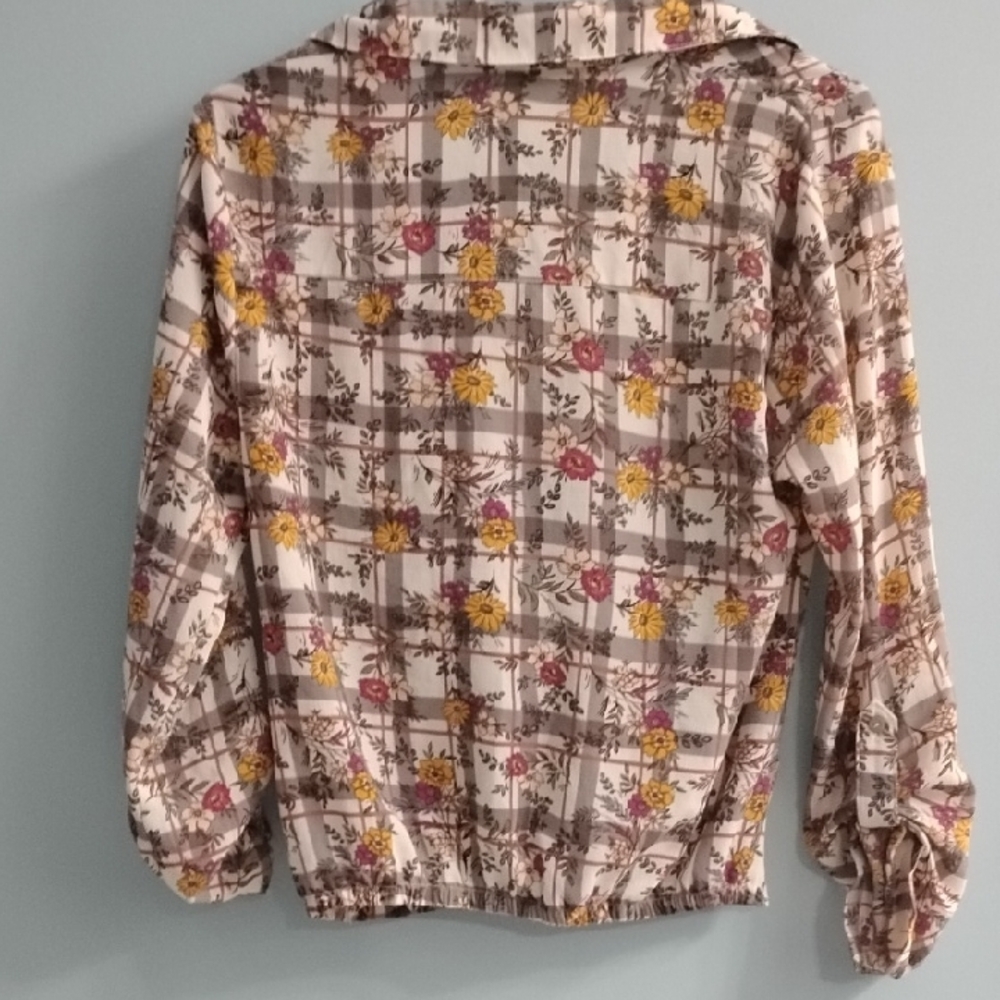 Self ❤️ Esteem Chic Floral Button Down Shirt ⭐ Like New ⭐ Size Small - Picture 5 of 5